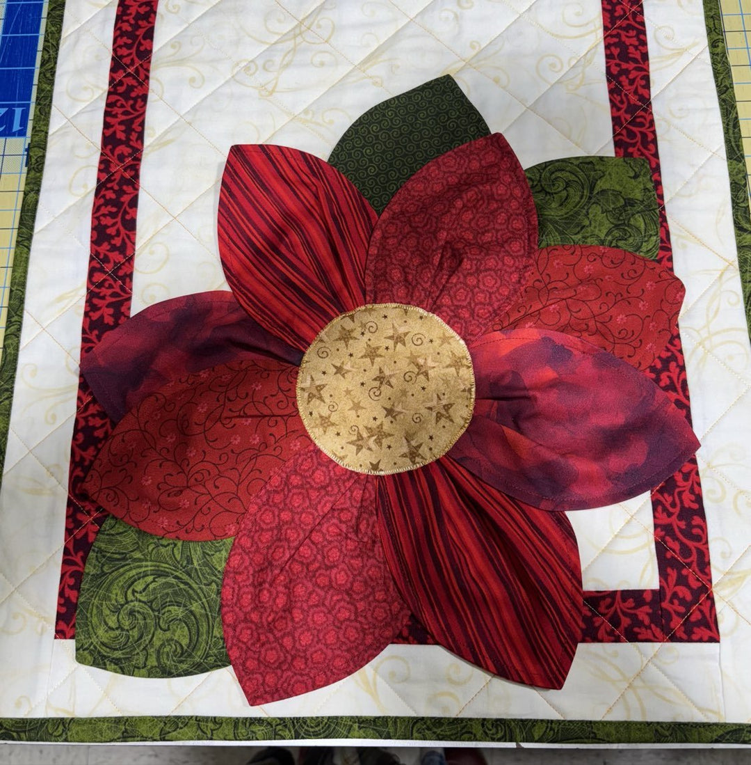 Maple Leaf Stitching Academy Beginner Quilting Class - Petal Pop Table Runner - Maple Leaf Quilting Company Ltd.