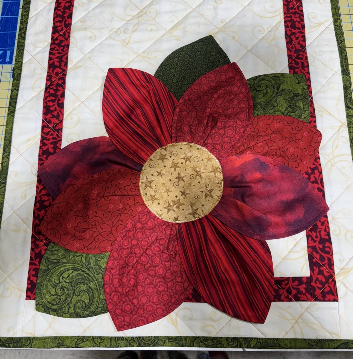 Maple Leaf Stitching Academy Beginner Quilting Class- Petal Pop Table Runner