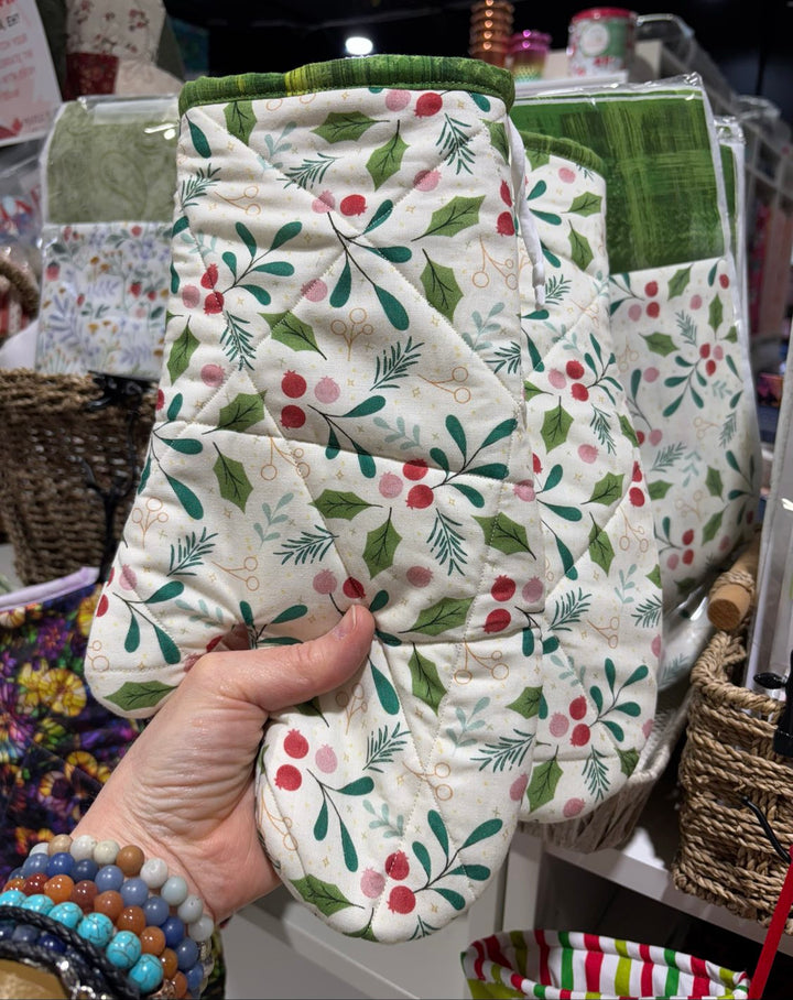 Xmas Oven Mitt Kit - (Makes 2 Mitts)