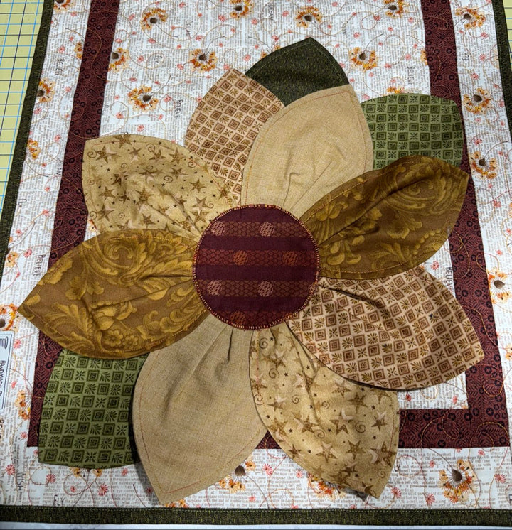 Maple Leaf Stitching Academy Beginner Quilting Class- Petal Pop Table Runner