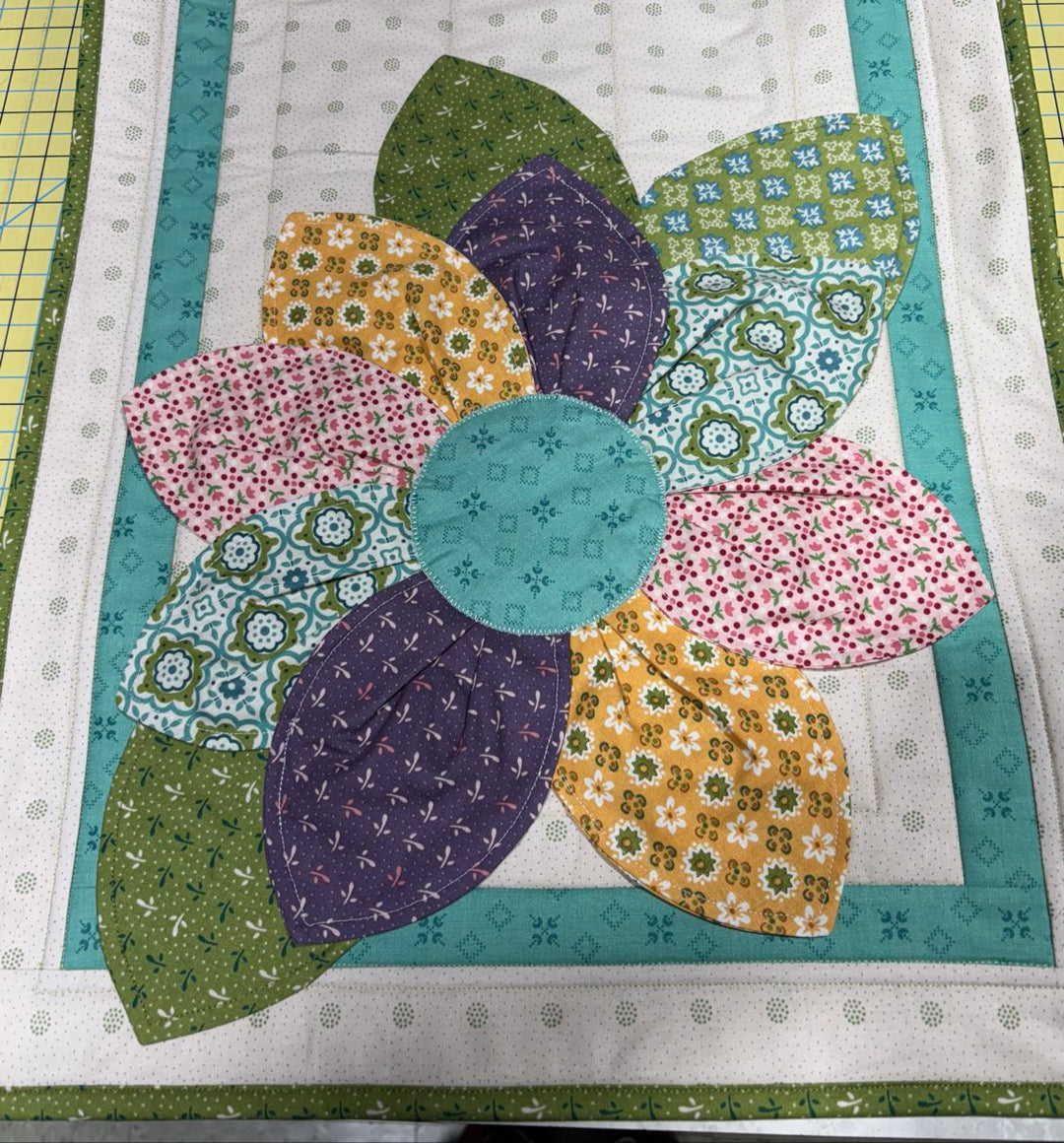 Maple Leaf Stitching Academy Beginner Quilting Class- Petal Pop Table Runner