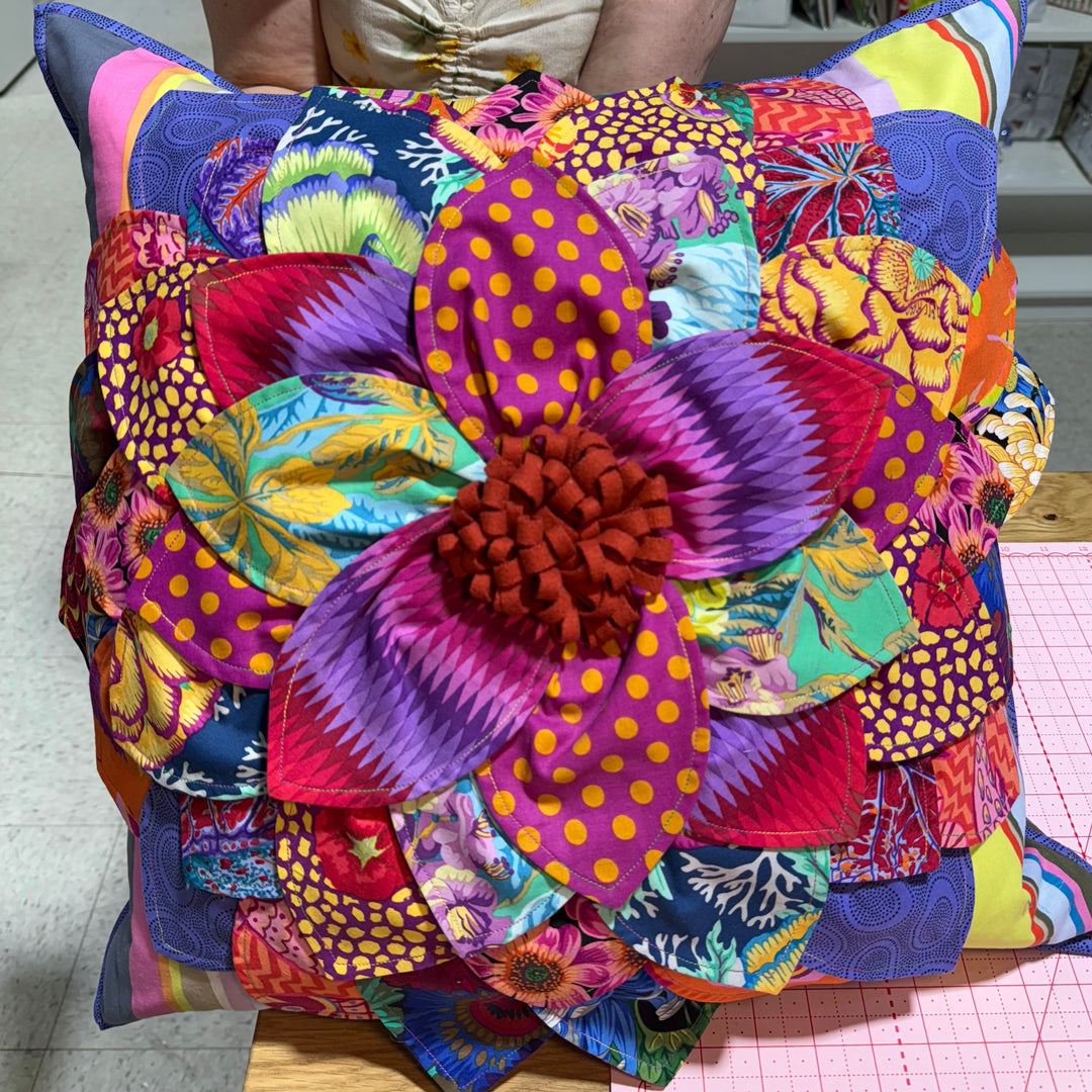 Maple Leaf Stitching Academy Petal Pop Zinnia Pillow - Beginner Sewing Class