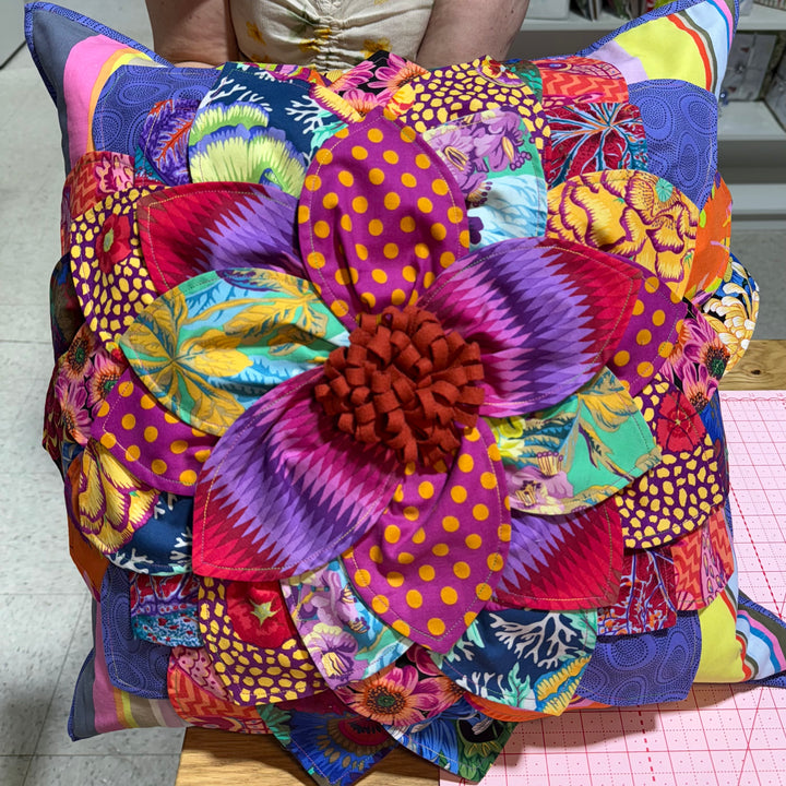 Maple Leaf Stitching Academy Petal Pop Zinnia Pillow - Beginner Sewing Class