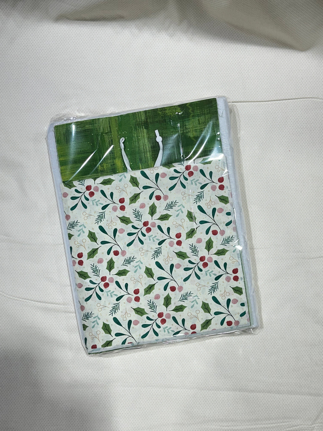 Xmas Oven Mitt Kit - (Makes 2 Mitts)