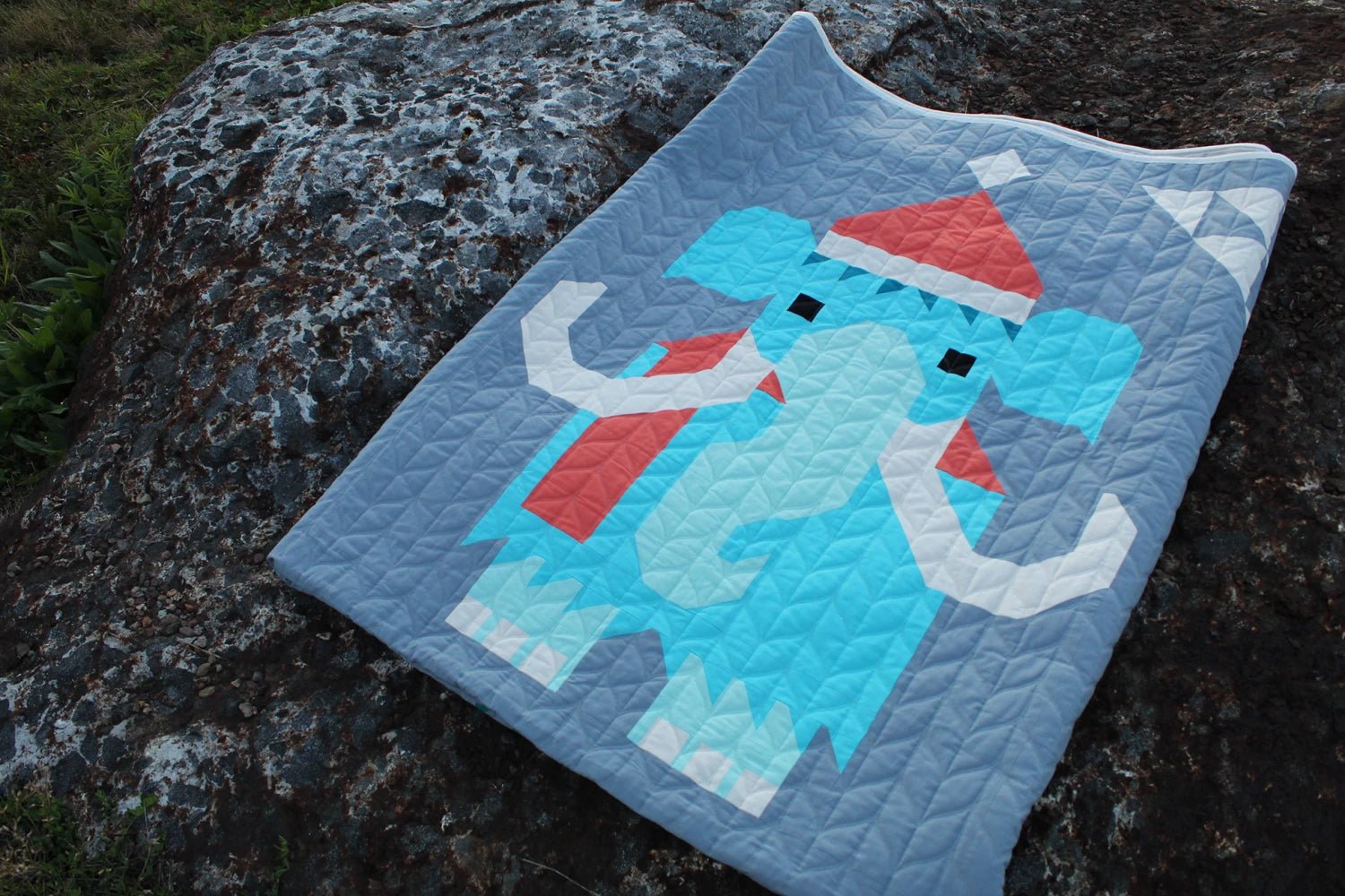 Chilly Mammoth Quilt Pattern (AECM0525) - Maple Leaf Quilting Company Ltd.