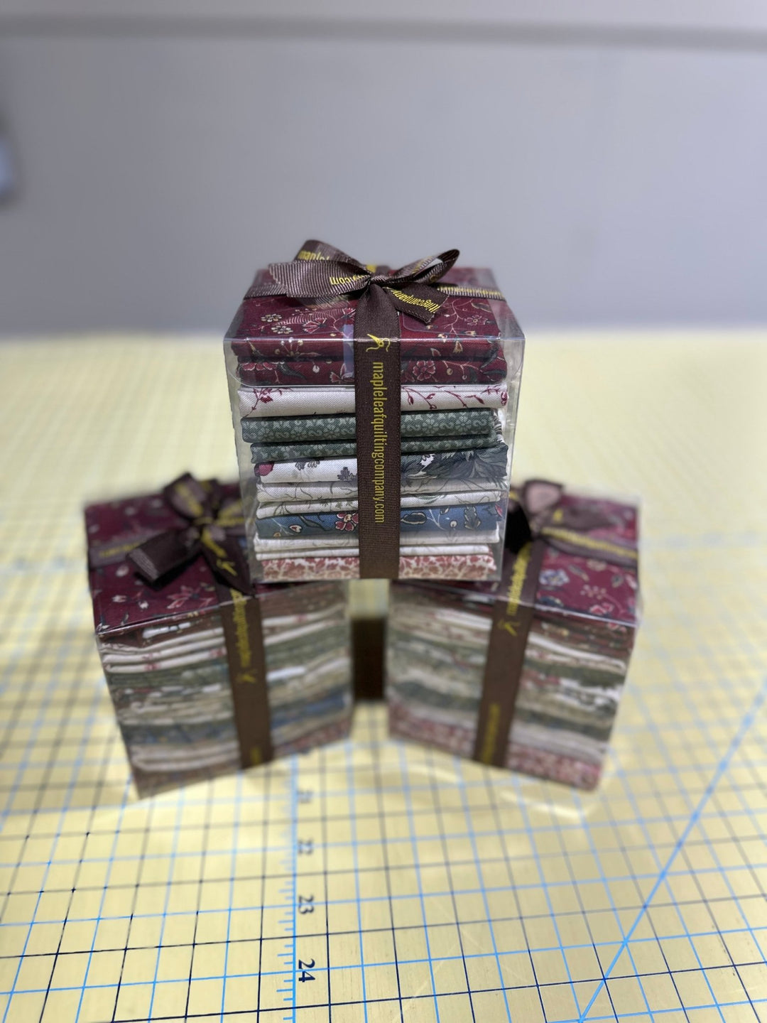Contains 8 Fat Quarters - Freedom Rings - Maple Leaf Quilting Company Ltd.