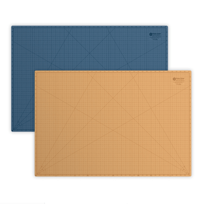 Denim &amp; Daisy - Lori Holt Cute Cuts™ Cutting Mat (24" x 36") - Maple Leaf Quilting Company Ltd.