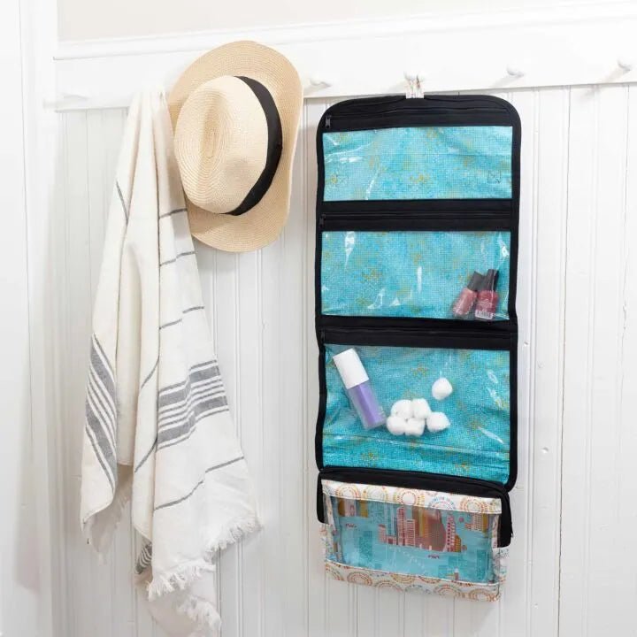 Hanging Travel Organizer Bag Quilt - As - You - Go Kit with Zippity - Do - Done Zipper - Maple Leaf Quilting Company Ltd.