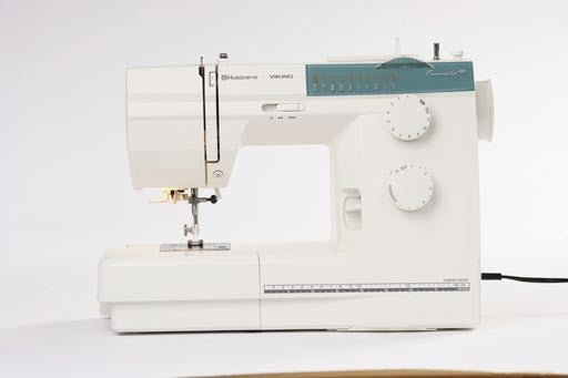 Husqvarna Viking EMERALD 118 - Maple Leaf Quilting Company Ltd.