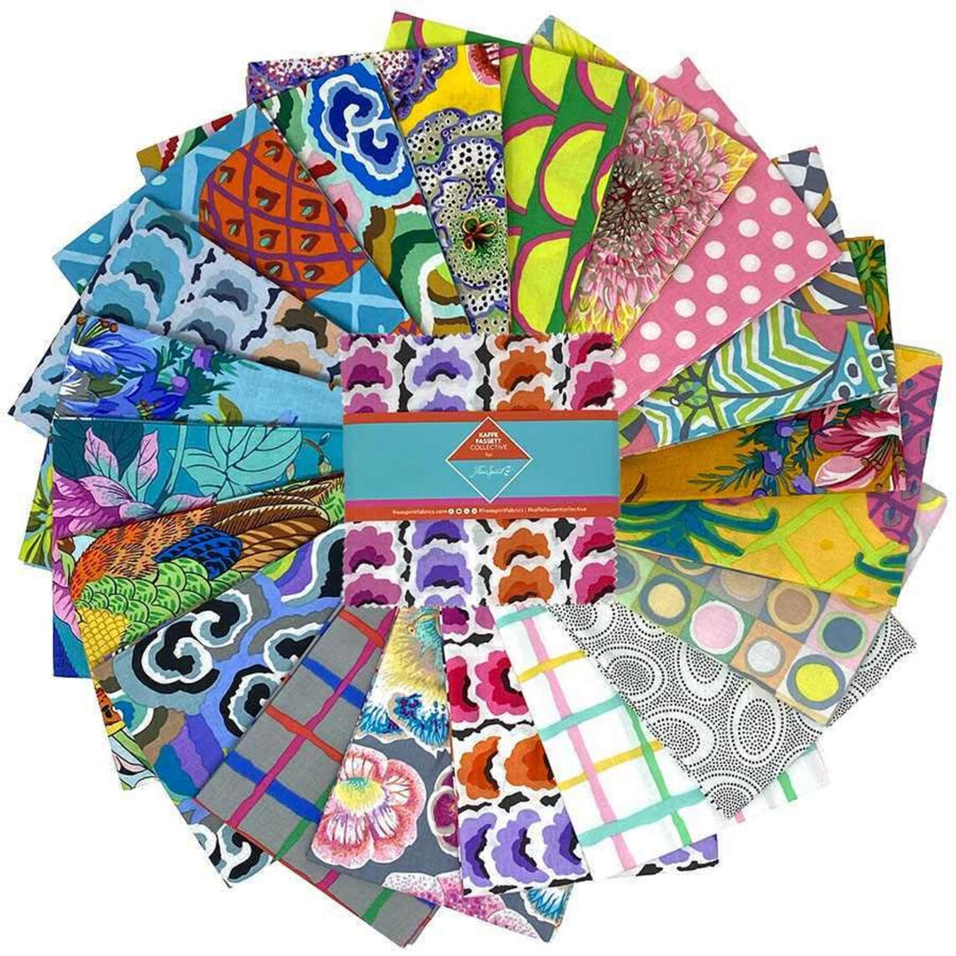 The Kaffe Fassett Collective - Soft | Charm Pack 5" (42pcs)