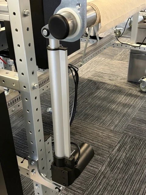 Innova Hydraulic Lift - EZ Lift Top Bar System - Maple Leaf Quilting Company Ltd.