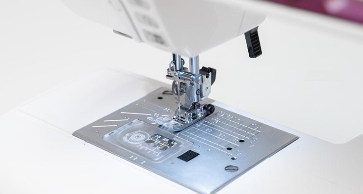 Janome 4120QDC - G Sewing and Quilting Machine - Maple Leaf Quilting Company Ltd.