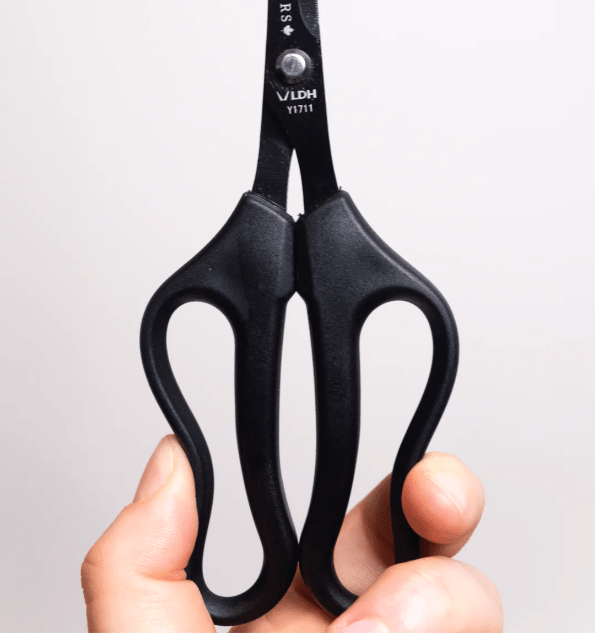 LDH 6.5" Midnight Edition Soft-handled Craft Scissors 🇨🇦 - Maple Leaf Quilting Company Ltd.
