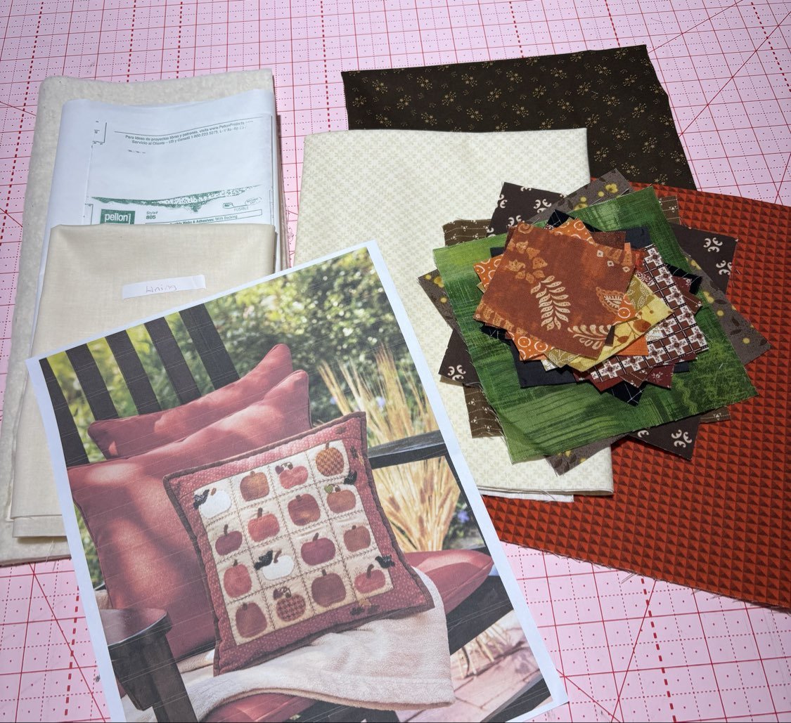 Little Pumpkins Mini Pillow/Wall Hanging - Kit - Maple Leaf Quilting Company Ltd.