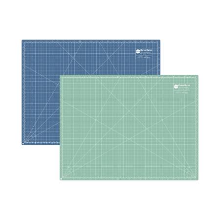 Lori Holt Cute Cutting Mat 18in x 24in - Maple Leaf Quilting Company Ltd.