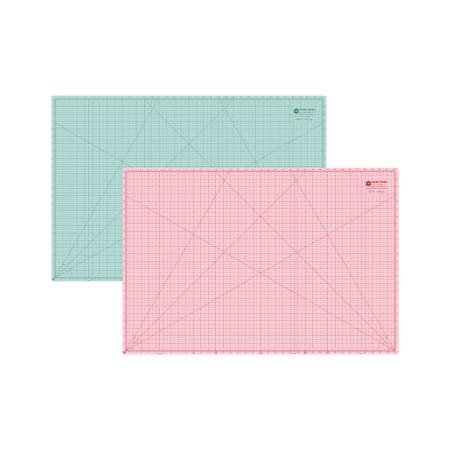 Lori Holt Cute Cutting Mat 24in x 36in *ADDITIONAL SHIPPING CHARGES - Maple Leaf Quilting Company Ltd.