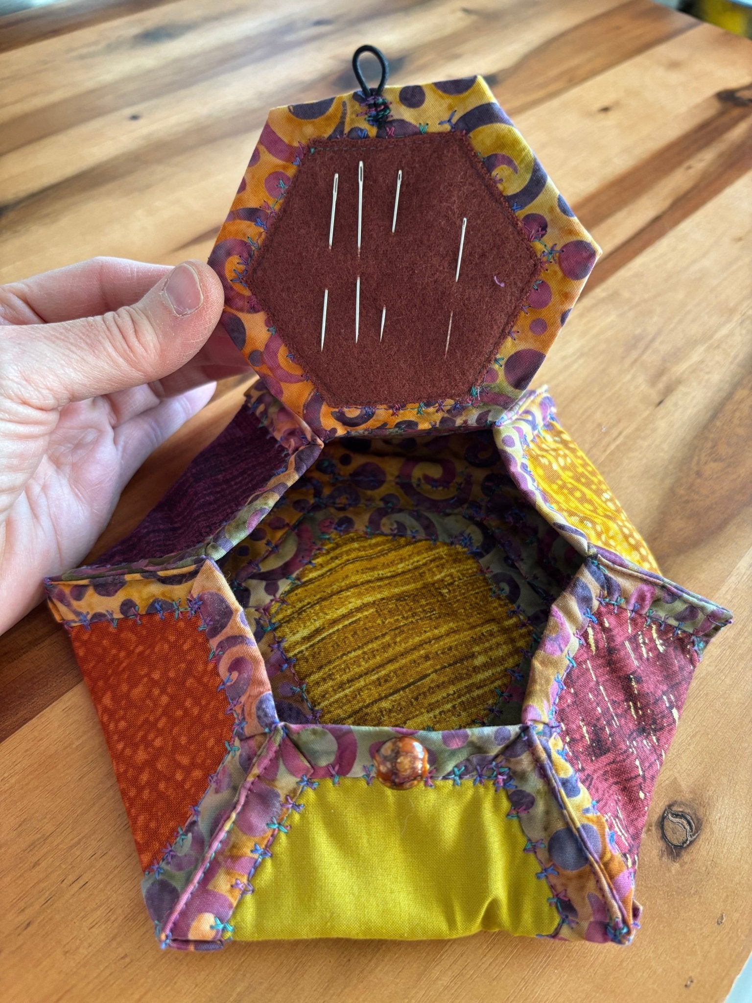 Maple Leaf Stitching Academy Beginner Sewing Class - Blossie Basket with Lid - Maple Leaf Quilting Company Ltd.