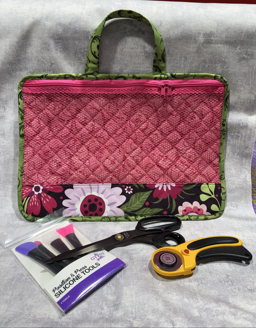 Maple Leaf Stitching Academy Beginner Sewing Class - Project Bag with Handle - Maple Leaf Quilting Company Ltd.