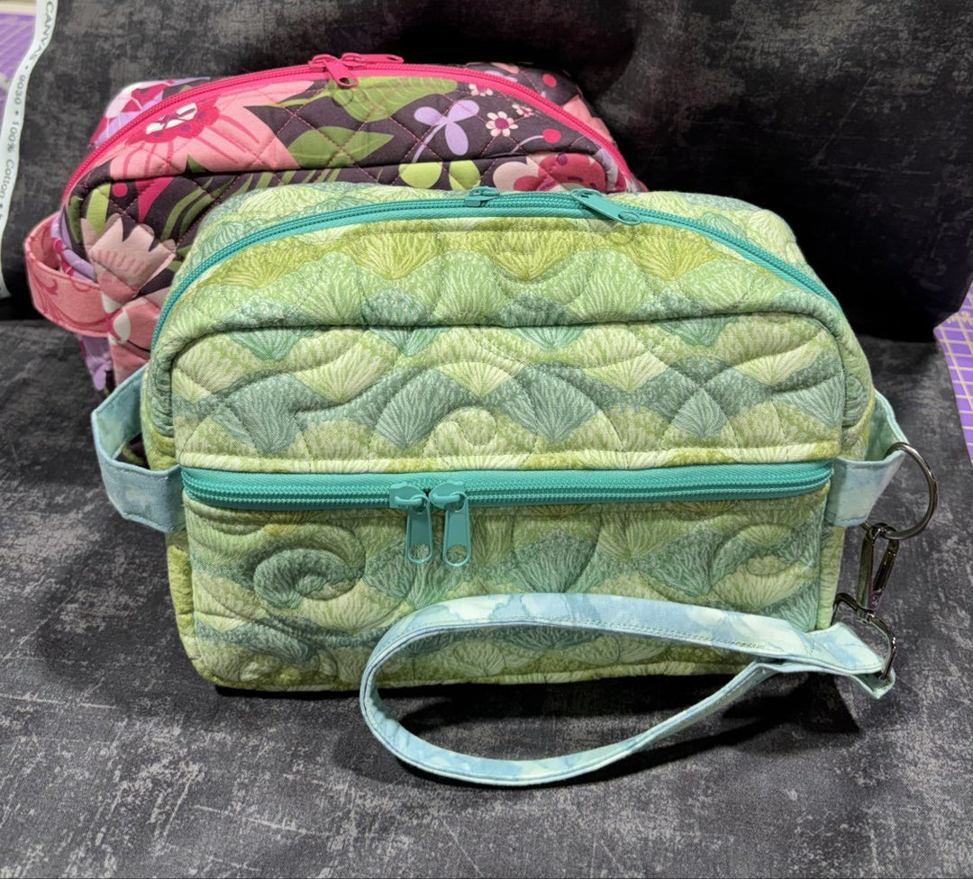 Maple Leaf Stitching Academy Beginner Sewing Class - Zipper Bag with Wrist Strap - Maple Leaf Quilting Company Ltd.