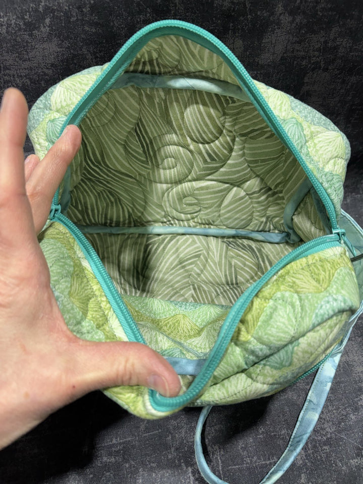 Maple Leaf Stitching Academy Beginner Sewing Class - Zipper Bag with Wrist Strap - Maple Leaf Quilting Company Ltd.