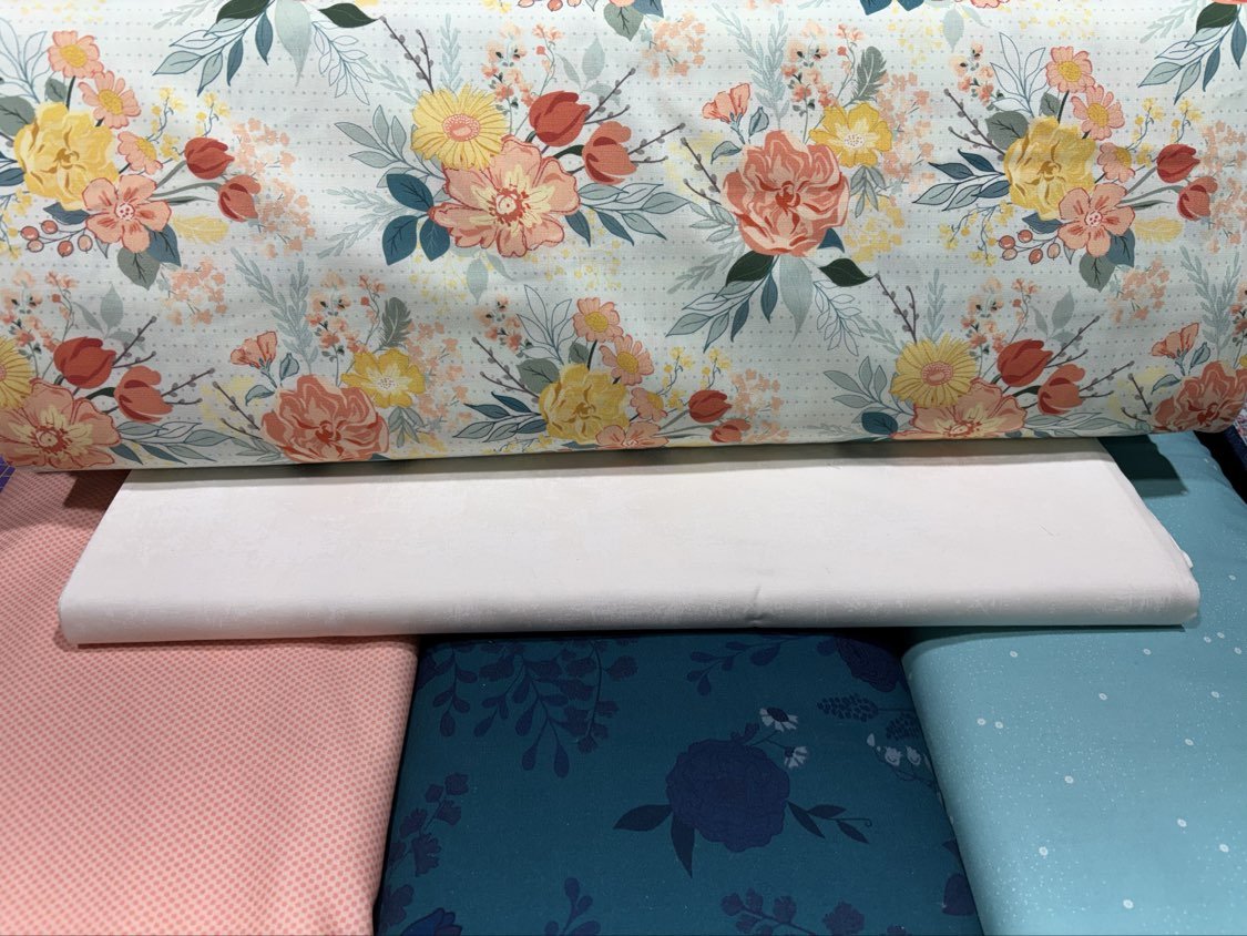 Maple Leaf Stitching Academy - Beginner's Quilting Class (5 Class Course) - Maple Leaf Quilting Company Ltd.