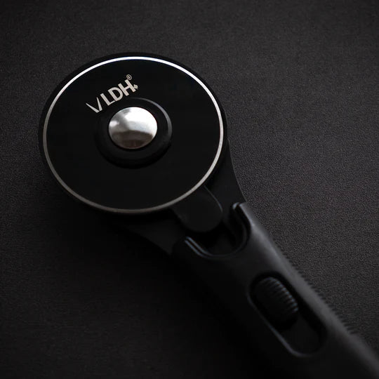 Midnight Edition Rotary Cutter (45mm and 60mm) - Maple Leaf Quilting Company Ltd.