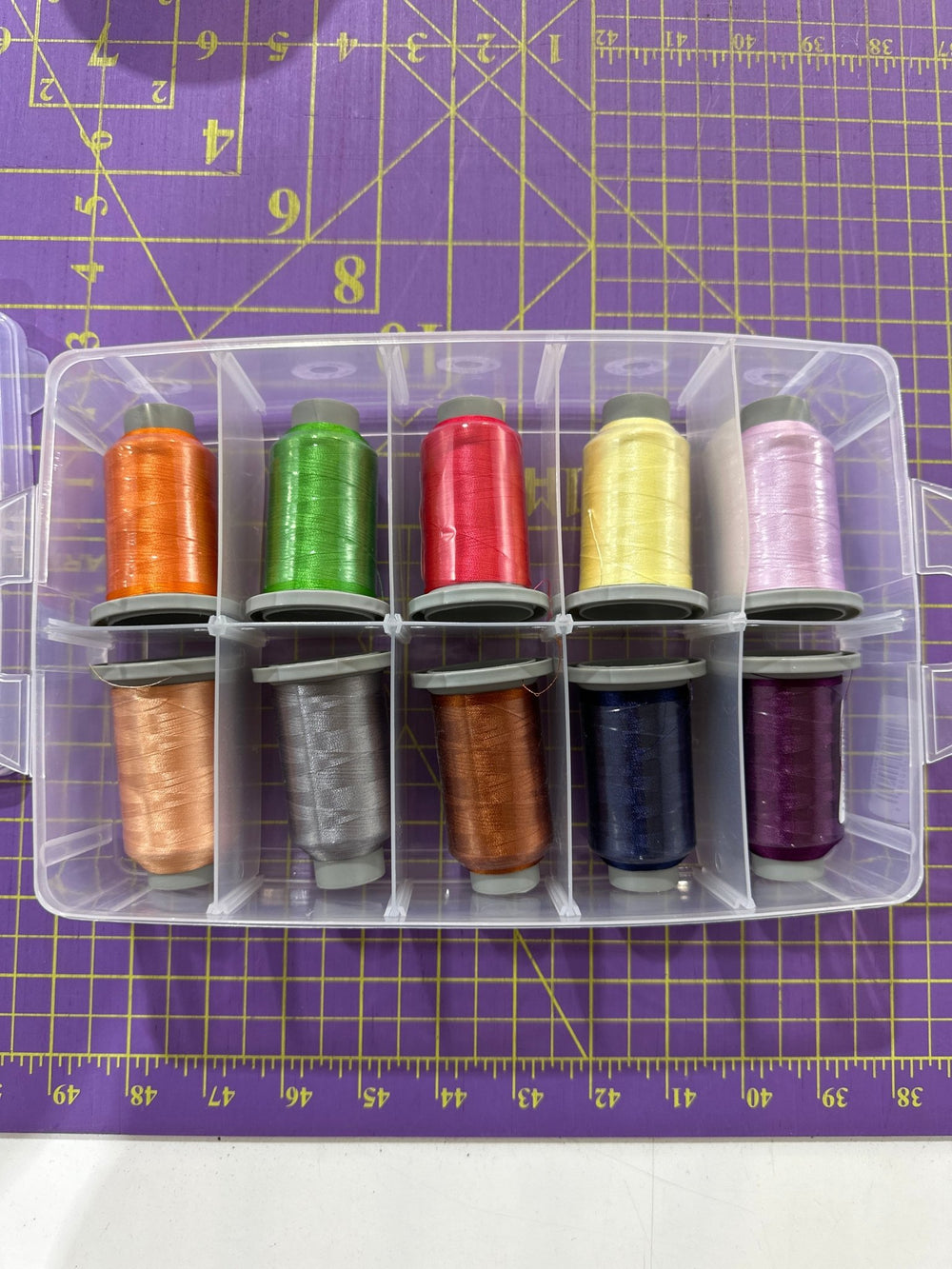 OVERSTOCK - Thread Club | March 2025 GLIDE 40wt (10 Spools of 1000 m)mar2025 - Maple Leaf Quilting Company Ltd.