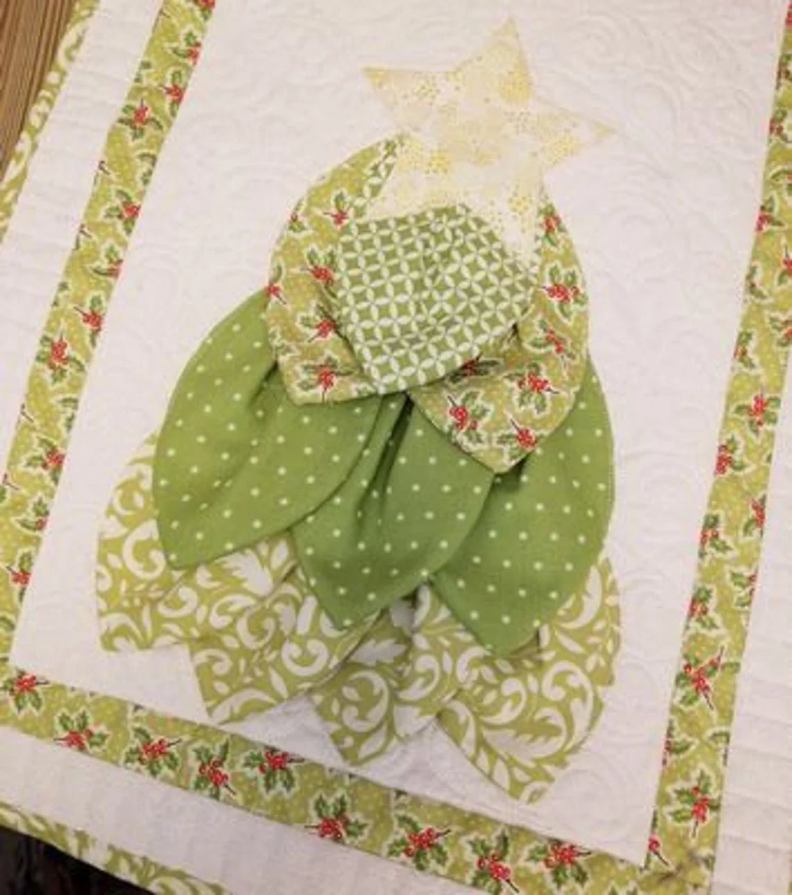 Petal Pop Christmas Tree Kit - Maple Leaf Quilting Company Ltd.