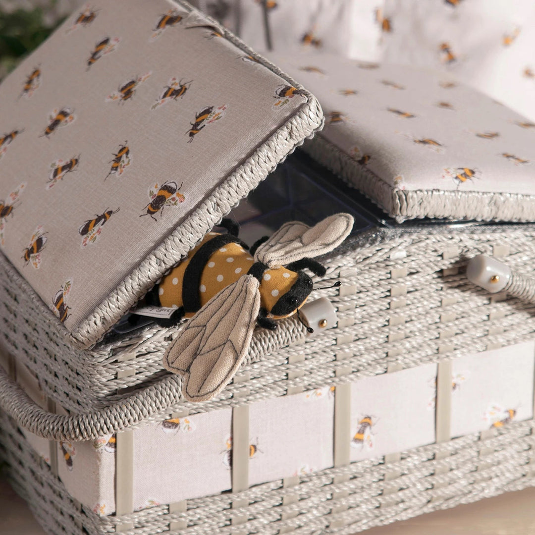 Pincushion Bee (PCBB - 347) - Maple Leaf Quilting Company Ltd.