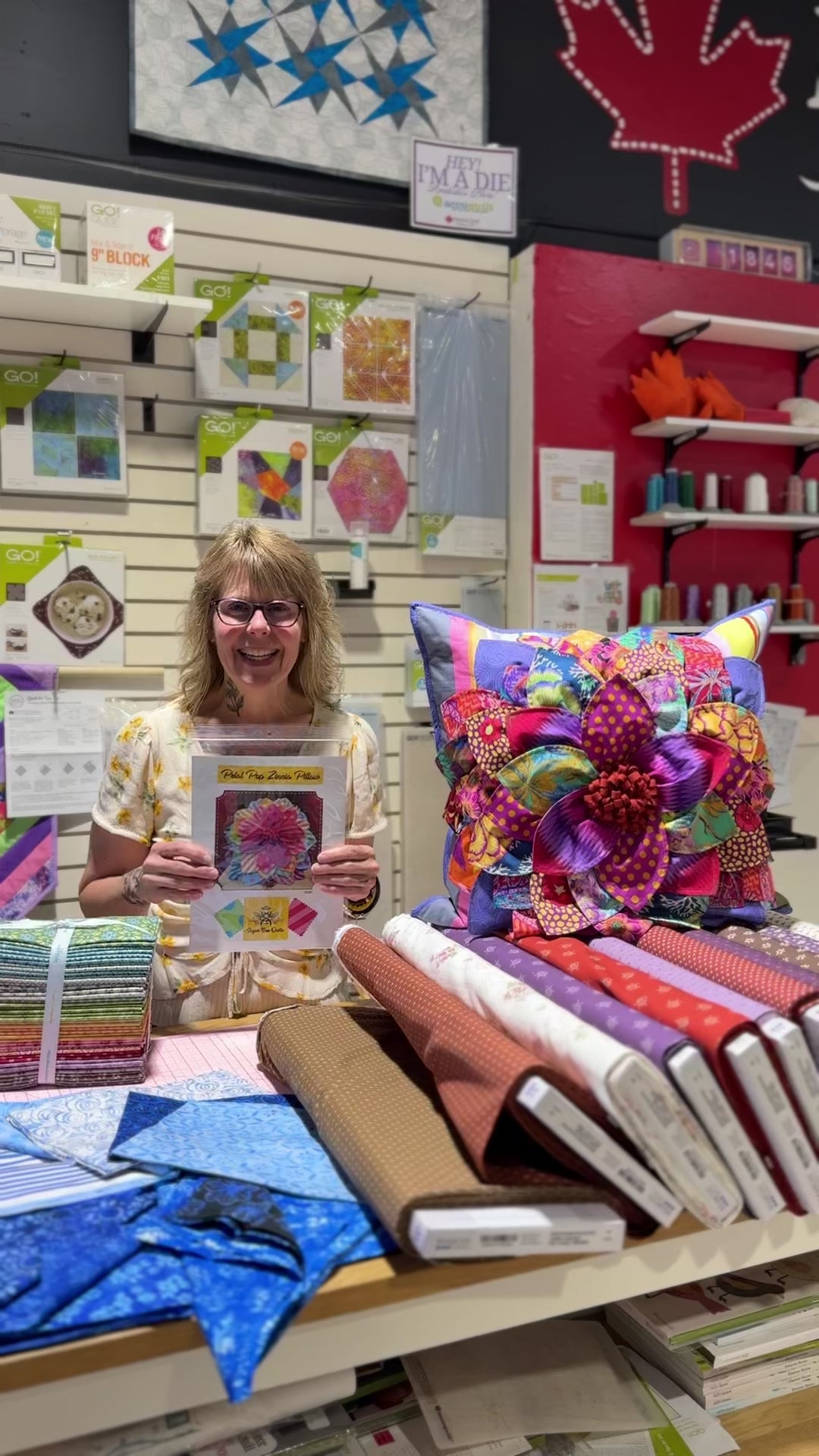 Maple Leaf Stitching Academy Petal Pop Zinnia Pillow - Beginner Sewing Class