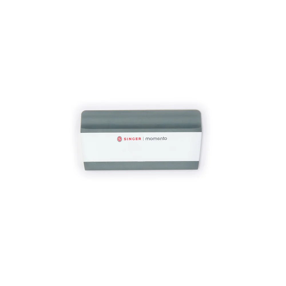 SINGER® MOMENTO™ 5 inch Scraper - Maple Leaf Quilting Company Ltd.
