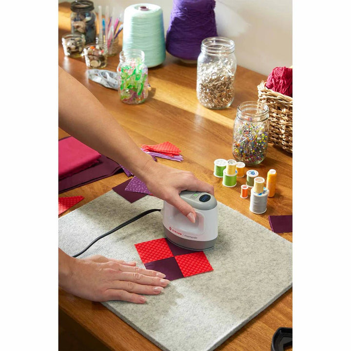 Singer - Momento Mini Press/Travel Iron - Maple Leaf Quilting Company Ltd.