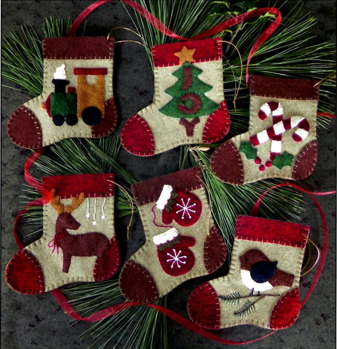 Warm Feet Ornaments Kit (K0513) - Maple Leaf Quilting Company Ltd.