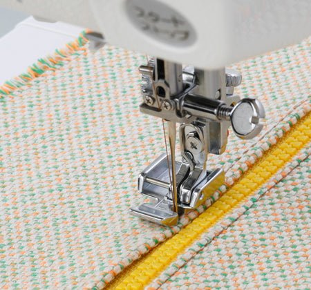 Adjustable Zipper Foot - 1600, HD9, 5300 - Maple Leaf Quilting Company Ltd.