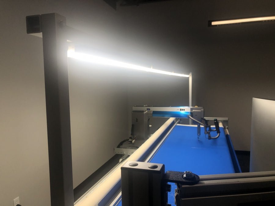 Innova LED Light Bar With Fixtures for Pro Frame Tables - Maple Leaf Quilting Company Ltd.