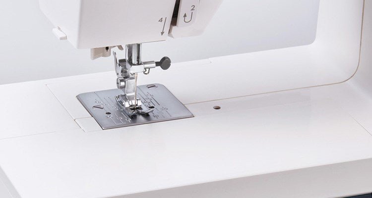 Janome 1522 - Available in Red, Gray or Blue - Maple Leaf Quilting Company Ltd.