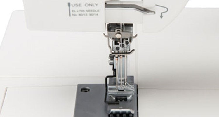 Janome CoverPro 2000CPX - Maple Leaf Quilting Company Ltd.